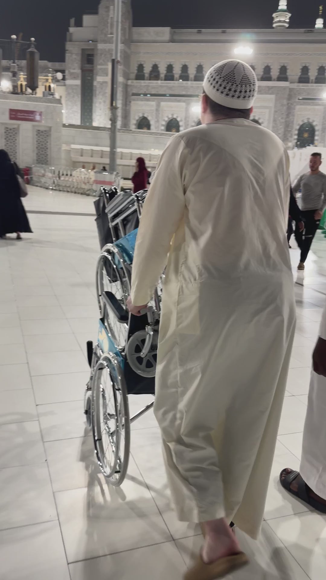 Charger la vidéo: Mon fauteuil à Makkah